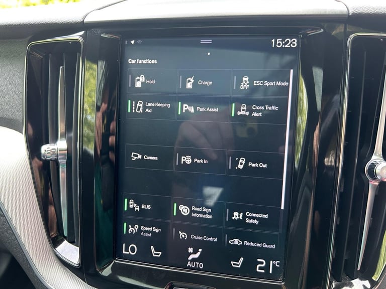 VOLVO XC60 2.0 R-Design T8 Twin Engine AWD 2018