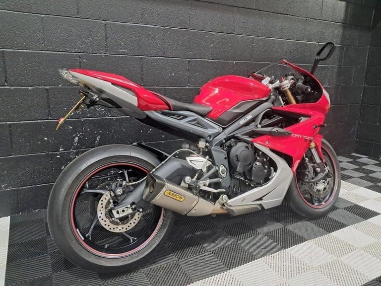 2018 67 TRIUMPH DAYTONA 675 FINANCE SPECIALISTS APPLY NOW