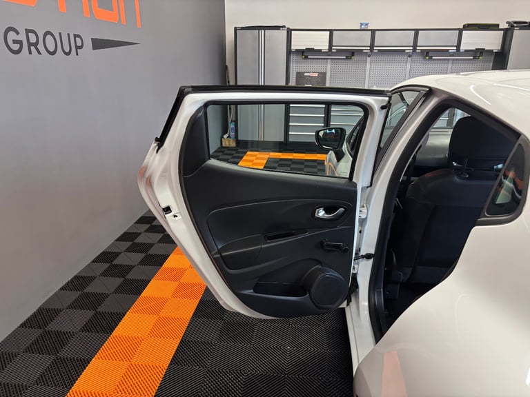 2016 Renault Clio 1.2 16V Play 5dr HATCHBACK Petrol Manual