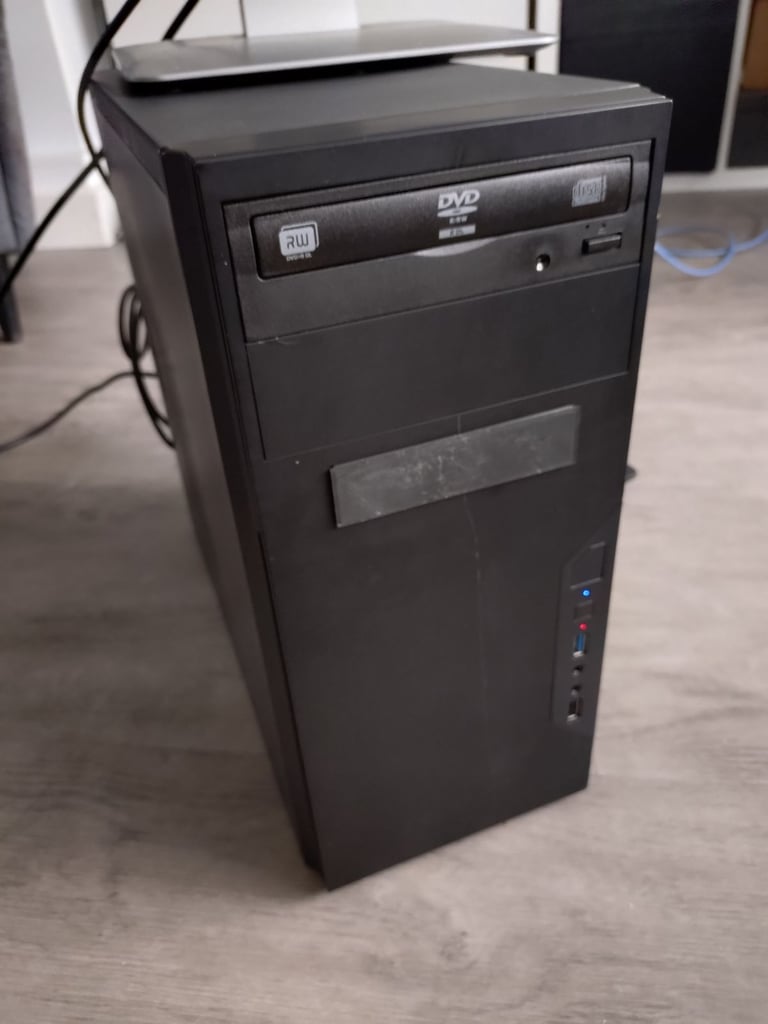 Free delivery. Gaming PC with monitor, keyboard and mouse, full setup, original Windows 11
