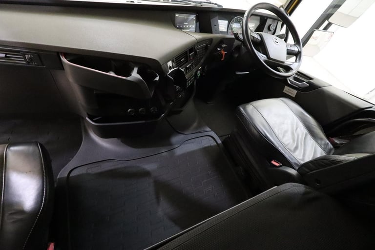 2019 (19 PLATE) Volvo FH460 6x2 Euro 6 Tractor Units