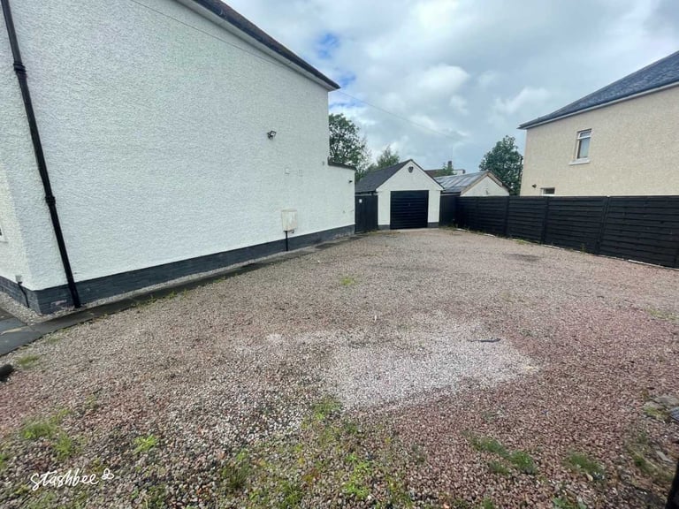 FANTASTIC Parking Space to rent in Paisley (PA3)