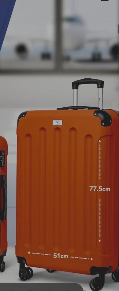 A new 28inch hard shell suitcase i have it available in silver, beige ,black 