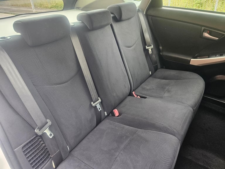Toyota Prius 1.8 hybrid fully serviced including new batteries fitted 