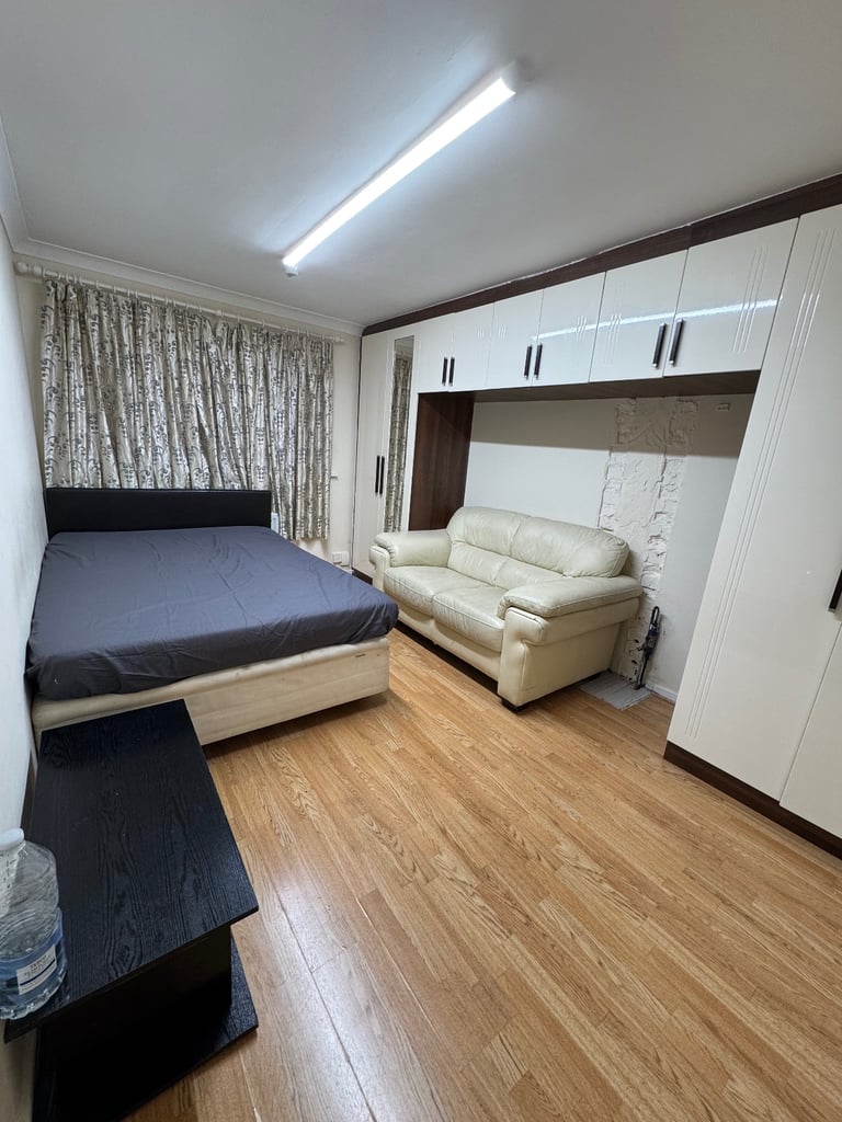 Double room for rent