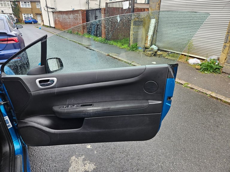 Peugeot, 307, Convertible, 2006, Manual, 1587 (cc), 2 doors