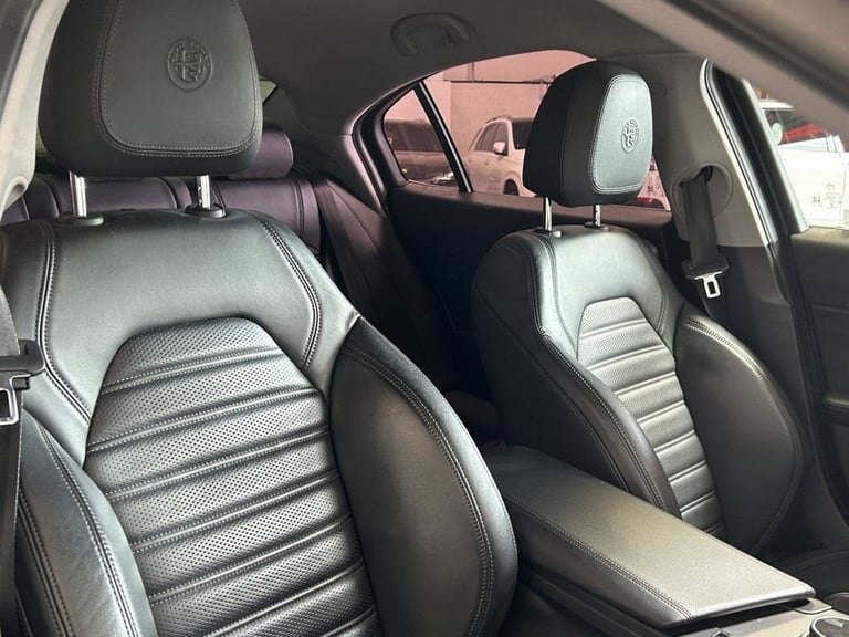 2018 Alfa Romeo Giulia 2.0T Veloce Saloon 4dr Petrol Auto Euro 6 (s/s) (280 ps) Saloon Petrol Aut...