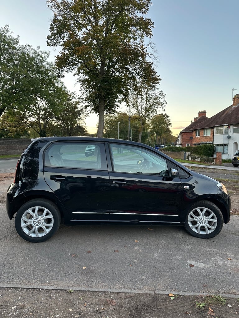 Volkswagen, UP, Hatchback, 2014, Manual, 999 (cc), 5 doors