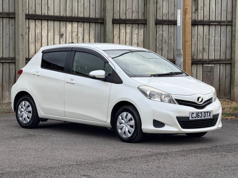 TOYOTA YARIS Active Auto ULEZ Low Milage