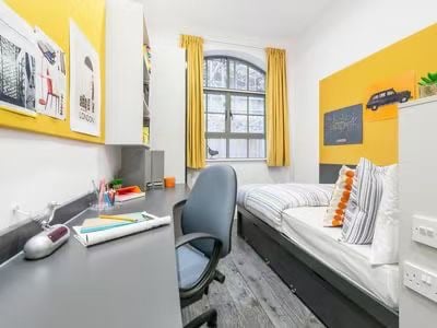 UCL/kings cross summer student accommodation 