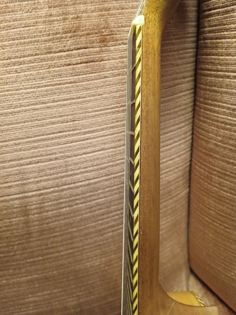 Tangle wood ukulele