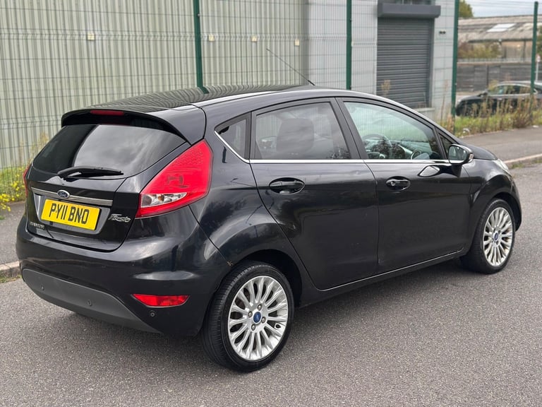 2011 Ford Fiesta 1.4 Titanium 5dr HATCHBACK Petrol Manual