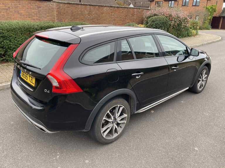 2016 65 Volvo V60 Cross Country 2.0 D4 190 LUX NAV, Manual, 4WD, S/S, Just £35 Tax!
