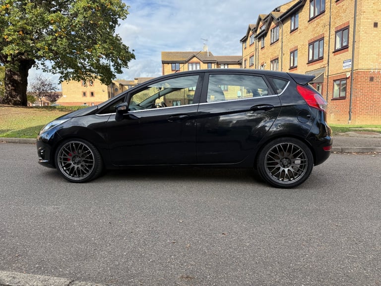 Ford, FIESTA, Hatchback, 2014, Manual, 1241 (cc), 5 doors