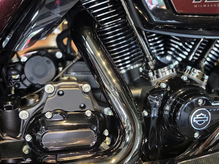 2025 HARLEY-DAVIDSON STREET GLIDE CVO FLHXSE 1982cc 121 650 MILE'S BAGGER