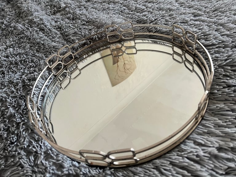 Glass tray