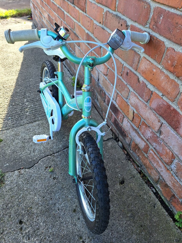 Apollo girls bike 16 inch wheels