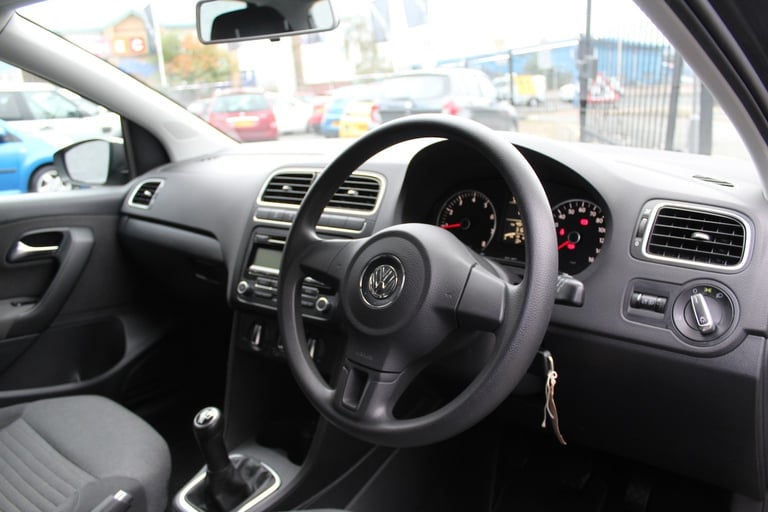 VOLKSWAGEN POLO 1.4 SE 2010
