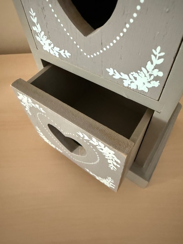 Gorgeous table top drawer set for jewellery or just bit and bobs