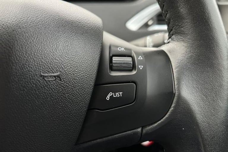 2017 Peugeot 2008 1.6 BlueHDi 100 Active 5dr - MOT'D TO JUNE 2026, 2 KEYS, TOUCHSCREEN, BLUET Est...