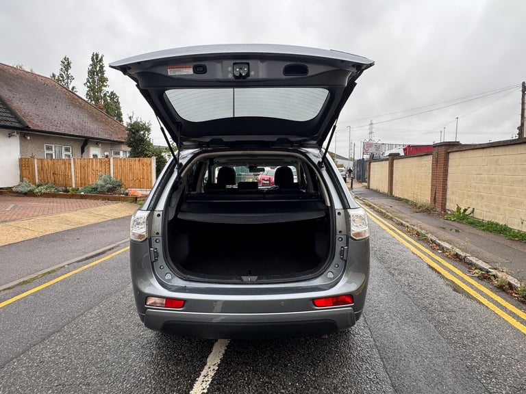  Mitsubishi Outlander 2.0h 12kWh GX4hs CVT 4WD Euro 5 (s/s) 5dr Petrol/Electric Hybrid Automatic
