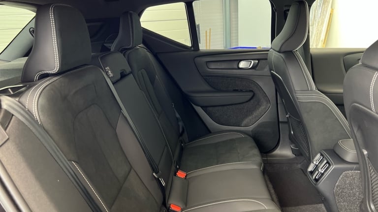 2025 Volvo XC40 Black Edition Plus, B3 Mild hybrid, Petrol (Rear Camera, BLIS) Estate Petrol Auto...