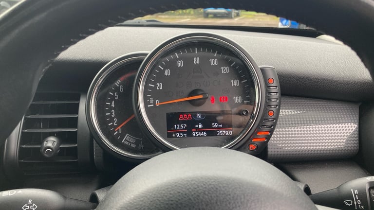 2016 MINI Hatch 1.5 Cooper 5dr Petrol Hatchback Hatchback Petrol Manual