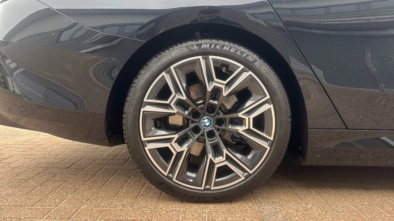 2025 BMW i5 250kW eDrive40 M Sport 84kWh 5dr Auto Electric Estate Estate Electric Automatic