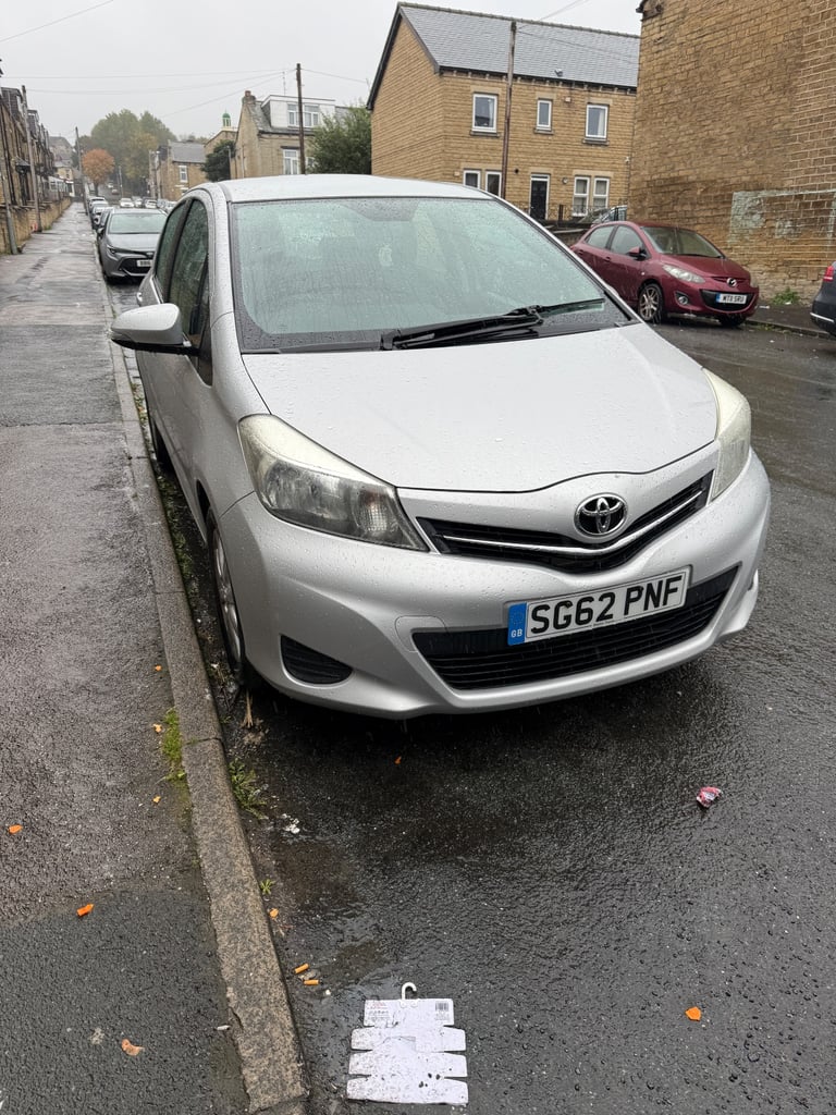 Toyota, YARIS, Hatchback, 2012, Manual, 1329 (cc), 5 doors