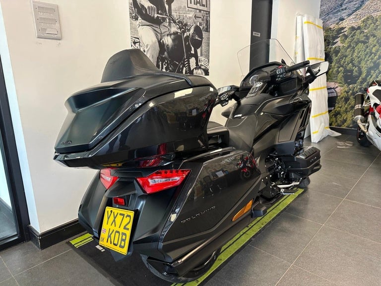 HONDA GL1800 GOLDWING TOUR-1 OWNER-FSH-