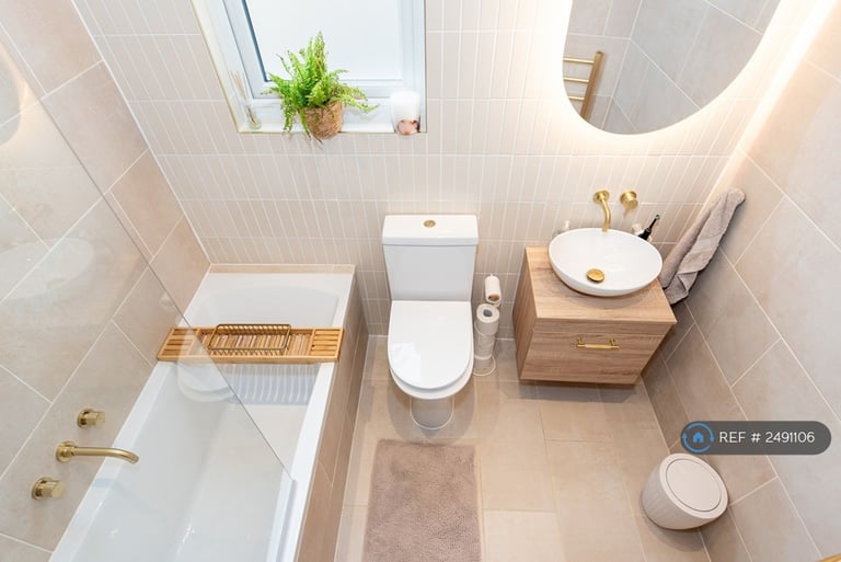 3 bedroom house in Medusa Road, London, SE6 (3 bed) (#2491106)
