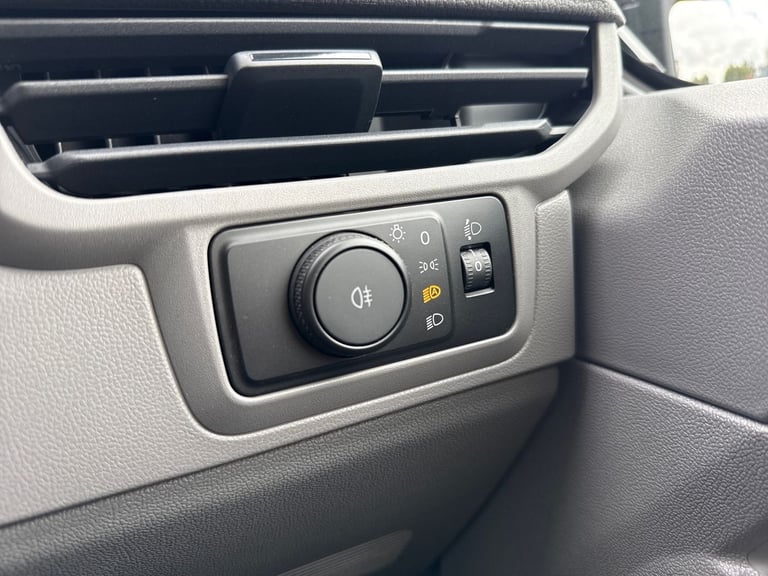  Volkswagen Transporter Panel Van 2.0 Tdi T28 Commerce Pro Panel Van 5dr Diesel