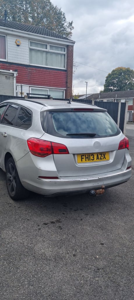 Vauxhall, ASTRA, Estate, 2013, Manual, 1686 (cc), 5 doors