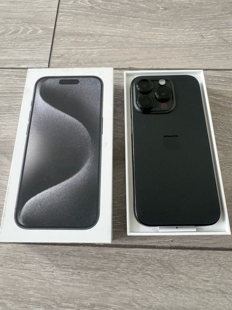 Apple Iphone 15 PRO MAX Black UNLOCKED, with box, no marks or scratches. 