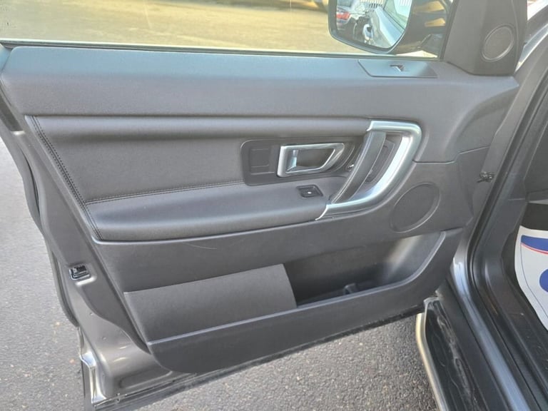 2016 Land Rover Discovery Sport 2.0 TD4 HSE SUV 5dr Diesel Auto 4WD Euro 6 (s/s) (180 ps) ESTATE ...