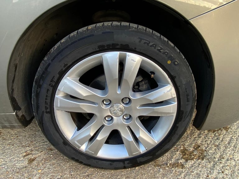 2015 Peugeot 5008 1.6 e-HDi Active MPV 5dr Diesel EGC Euro 5 (s/s) (115 ps) MPV Diesel Automatic