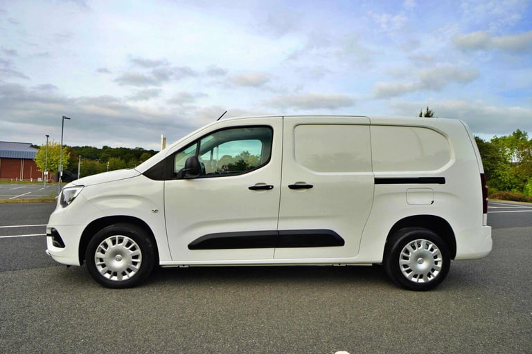 2022 Vauxhall Combo 1.5 Combo 2300 Sportive L2 LWB + 3 Seater + Twin Slider + Top Spec Van Panel ...