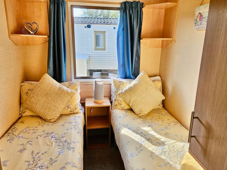 Cheap static caravan for sale at Whitecliff Bay, Isle of Wight PO35 5PL Beach access