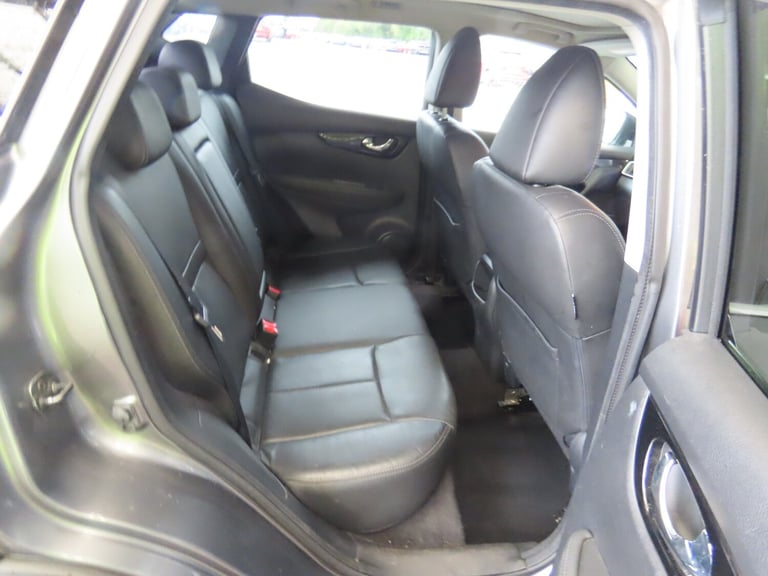 2015 Nissan Qashqai 1.5 dCi Tekna SUV 5dr Diesel Manual 2WD Euro 5 (s/s) (110