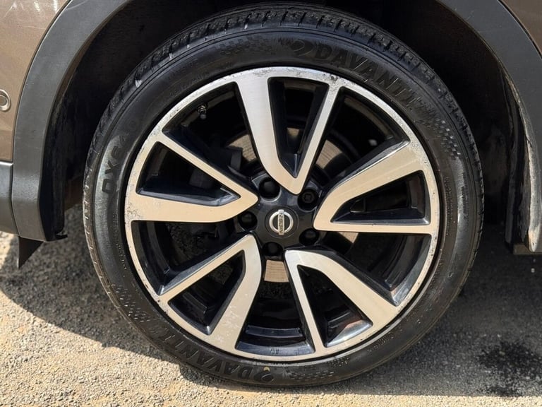 2015 Nissan Qashqai 1.2 DIG-T Tekna SUV 5dr Petrol XTRON 2WD Euro 6 (s/s) (115 ps) HATCHBACK Petr...