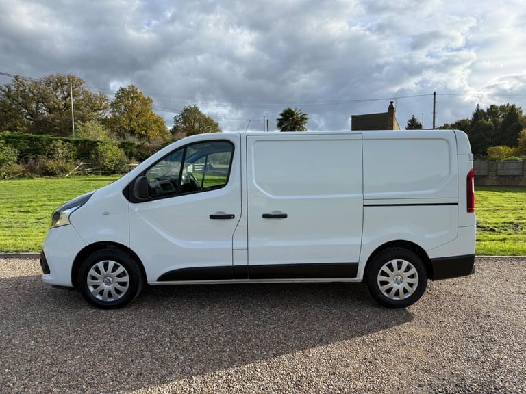 2017 Renault Trafic SL27 dCi 120 Business+ Van PANEL VAN DIESEL Manual
