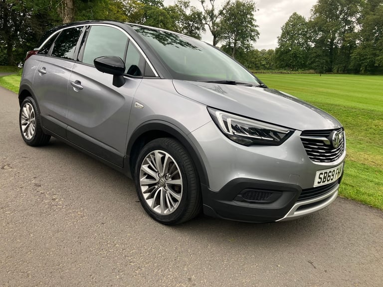 EXCEPTIONAL CONDITION 2019 VAUXHALL CROSSLAND X SPORT. MOT APRIL-26. FSH (6 Service Stamps)