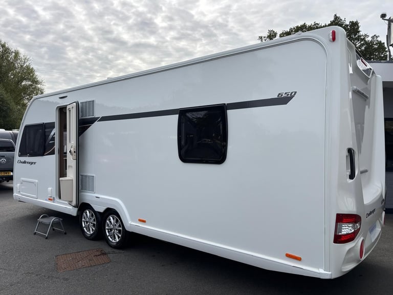 2022 SWIFT CHALLENGER 650, REAR FIXED ISLAND BED, CENTRE WASHROOM, ALDE, 