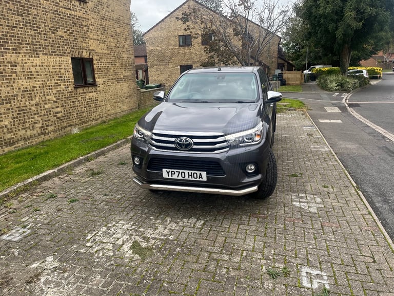 TOYOTA HILUX 2020 2.4 DIESEL AUTOMATIC NEW MOT