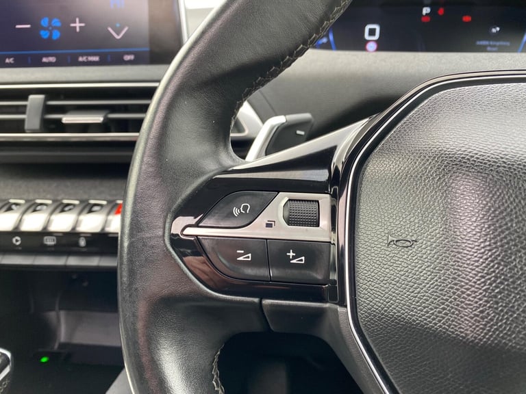 2017 Peugeot 3008 1.2 PureTech Allure EAT Euro 6 (s/s) 5dr HATCHBACK Petrol Automatic