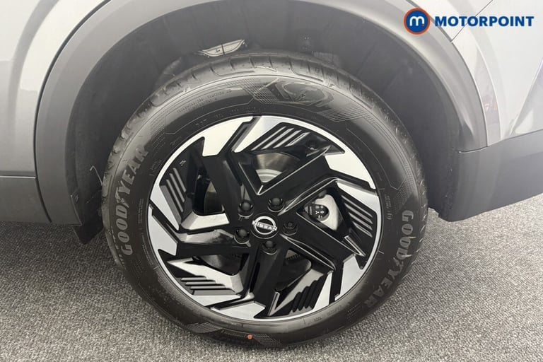 2025 Nissan Qashqai 1.3 DiG-T MH 158 N-Connecta [Glass Rf] 5dr Xtronic SUV Petrol Automatic