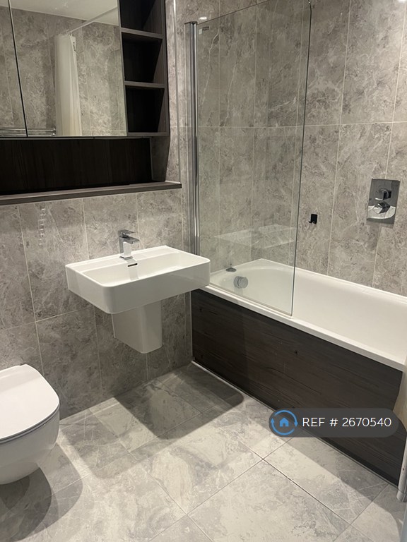2 bedroom flat in Elizabeth Tower, Manchester, M15 (2 bed) (#2670540)