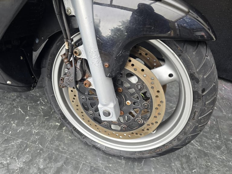 TRIUMPH SPRINT ST 955 PROJECT BIKE 