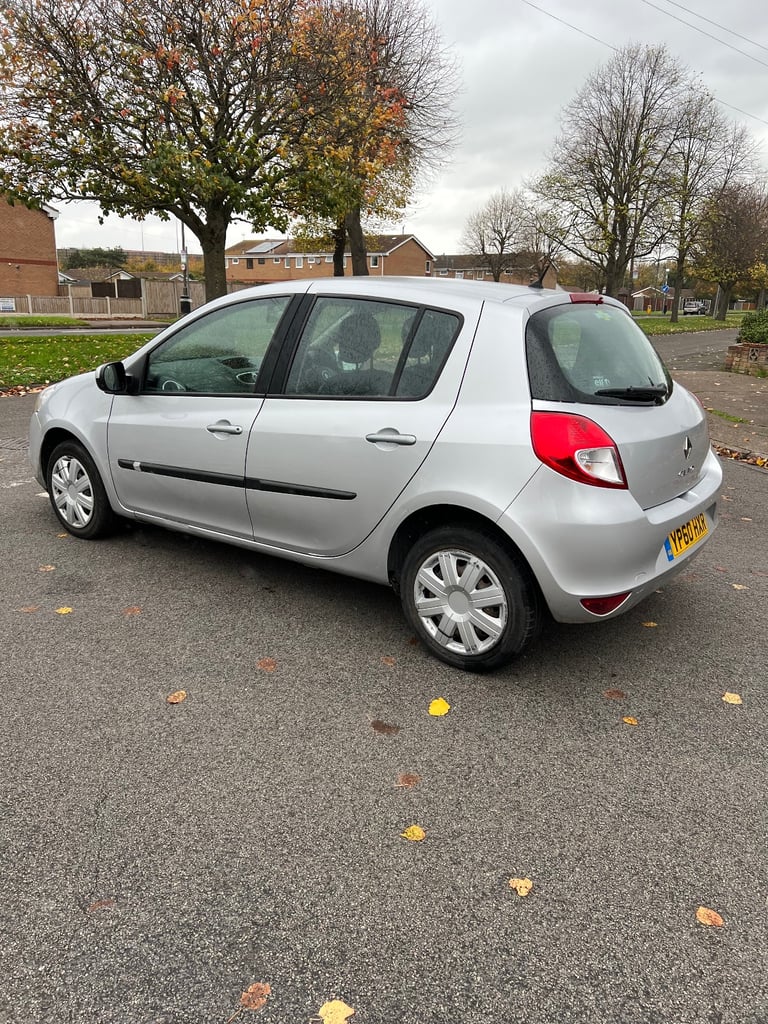 8 CARS FOR SALE - RUN DRIVE MOT 