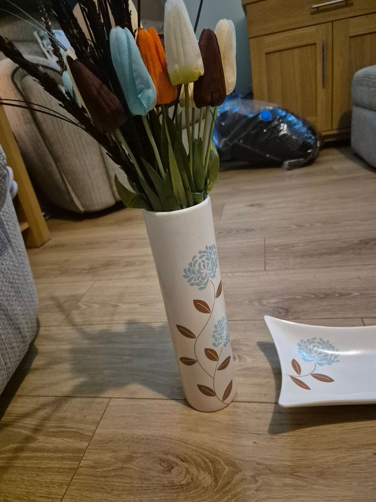 image for Vase and dish